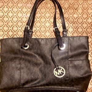 Michael Kors Jet Set Tote